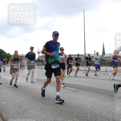 29.06.2025 - hella hamburg halbmarathon Lena Gebhardt http://msf.ph/oto/8310476 29.06.2025 10:46:58 Lombardsbrücke 460, 1892, 7827, 17459, 674, 2162, 18, 434, 1073, 1185, 1286, 1363, 1371, 1375, 1593, 1607, 1720, 1961, 1999, 2162, 2211, 2320, 2327, 2537, 2555, 2556, 2665, 2697, 2981, 3277, 3406, 3407, 3469, 3734, 3823, 4184, 4202, 4239, 4296, 4342, 4355, 4483, 4604, 5111, 5114, 5700, 5796, 5953, 6124, 6161, 6485, 6496, 6740, 6879, 7073, 7412, 7430, 7431, 7767, 7827, 8131, 8477, 8486, 8551, 8553, 8684, 8706, 8967, 9691, 10230, 13969, 14261, 15852, 16882, 16987 meine-sportfotos.de
