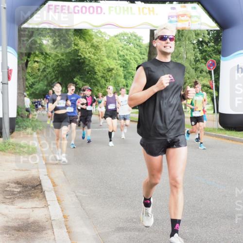 29.06.2025 - hella hamburg halbmarathon MichiJ http://msf.ph/oto/8310520 29.06.2025 10:35:59 Zwischen KM18-KM19 1460, 1884, 2442, 4324, 4377, 4601, 5915, 6081, 6134, 7067, 8234, 8916, 8927, 9213, 11679, 12534, 13007, 13183, 13672, 13948, 14814, 16149, 17007, 17172, 17979, 18790, 18856, 19181 meine-sportfotos.de