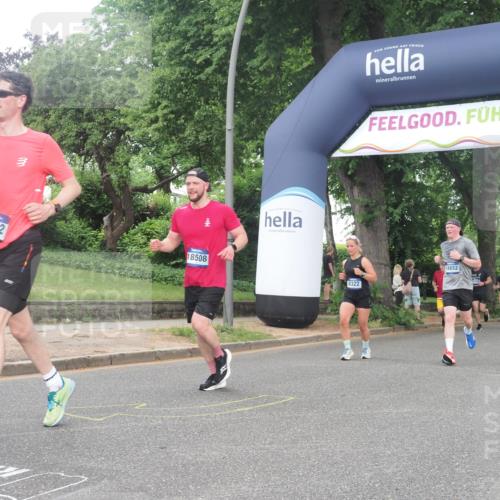 29.06.2025 - hella hamburg halbmarathon KatJ http://msf.ph/oto/8310548 29.06.2025 10:44:36 Zwischen KM18-KM19 1239, 3141, 4579, 6592, 8322 meine-sportfotos.de