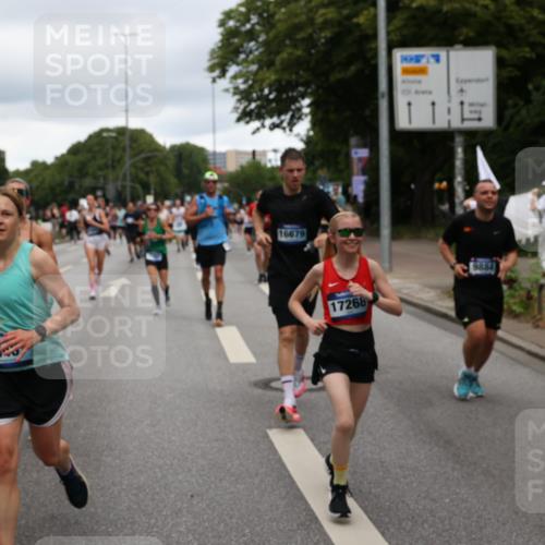 29.06.2025 - hella hamburg halbmarathon Yannick Fuchs http://msf.ph/oto/8310556 29.06.2025 10:50:34 20KM 1583, 1955, 2083, 2741, 3413, 3836, 4152, 5418, 5492, 5570, 6399, 6416, 6835, 7037, 7547, 7716, 8393, 8542, 8652, 8669, 8825, 8968, 9246, 9488, 9727, 9884, 9907, 9934, 10093, 10665, 11083, 11212, 12014, 12348, 12440, 12523, 12590, 12712, 13394, 13666, 13691, 13750, 14139, 14408, 14588, 14678, 14867, 15097, 15407, 15431, 15695, 15712, 16121, 16257, 16261, 16620, 16634, 16679, 17268, 17660, 17993, 18208, 18652, 18719, 18867, 18899, 19091 meine-sportfotos.de