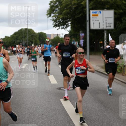 29.06.2025 - hella hamburg halbmarathon Yannick Fuchs http://msf.ph/oto/8310595 29.06.2025 10:50:34 20KM 1583, 1955, 2083, 2741, 3413, 3836, 4152, 5418, 5492, 5570, 6399, 6416, 6835, 7037, 7547, 7716, 8393, 8542, 8652, 8669, 8825, 8968, 9246, 9488, 9727, 9884, 9907, 9934, 10093, 10665, 11083, 11212, 12014, 12348, 12440, 12523, 12590, 12712, 13394, 13666, 13691, 13750, 14139, 14408, 14588, 14678, 14867, 15097, 15407, 15431, 15695, 15712, 16121, 16257, 16261, 16620, 16634, 16679, 17268, 17660, 17993, 18208, 18652, 18719, 18867, 18899, 19091 meine-sportfotos.de