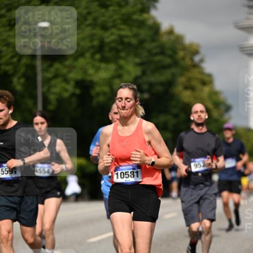 29.06.2025 - hella hamburg halbmarathon Dr. Thomas Lammeyer http://msf.ph/oto/8310767 29.06.2025 10:17:08 Kennedybrücke 1007, 1020, 1051, 1328, 1859, 2961, 3218, 3729, 4187, 4554, 4950, 5597, 5598, 7346, 7873, 8115, 8279, 8913, 9527, 10581 meine-sportfotos.de
