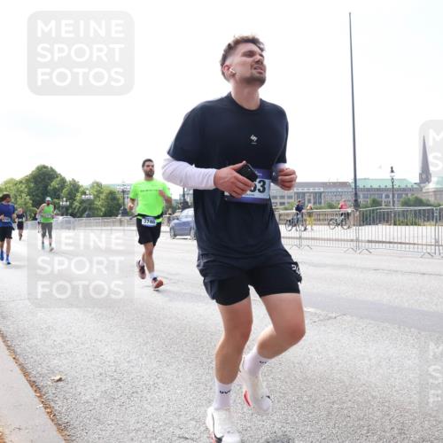 29.06.2025 - hella hamburg halbmarathon Lena Gebhardt http://msf.ph/oto/8310835 29.06.2025 10:12:16 Lombardsbrücke 3746, 1062, 1610, 1785, 1790, 1850, 2661, 2963, 2964, 3182, 3248, 3262, 3746, 4453, 4499, 4554, 5166, 5176, 5379, 5597, 5598, 6822, 6871, 6966, 7014, 7474, 9191, 9253, 9254, 9405, 9705, 10042, 10409, 10581, 10685, 11509, 11525, 11537, 11581, 11917, 13171, 13542, 13958, 14060, 14196, 14313, 14384, 14863, 14868, 15137, 16379, 16473, 16976, 17774, 18261, 18395, 18429, 18493, 18655 meine-sportfotos.de