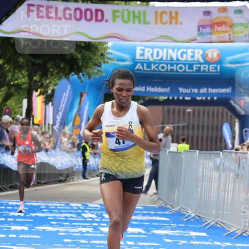 29.06.2025 - hella hamburg halbmarathon Strokosch-Dieckow http://msf.ph/oto/8310863 29.06.2025 10:12:18 Ziel 39, 47 meine-sportfotos.de