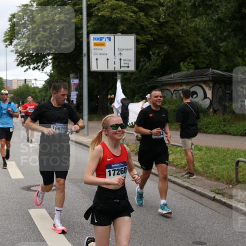 29.06.2025 - hella hamburg halbmarathon Yannick Fuchs http://msf.ph/oto/8310870 29.06.2025 10:50:34 20KM 1583, 1955, 2083, 2741, 3413, 3836, 4152, 5418, 5492, 5570, 6399, 6416, 6835, 7037, 7547, 7716, 8393, 8542, 8652, 8669, 8825, 8968, 9246, 9488, 9727, 9884, 9907, 9934, 10093, 10665, 11083, 11212, 12014, 12348, 12440, 12523, 12590, 12712, 13394, 13666, 13691, 13750, 14139, 14408, 14588, 14678, 14867, 15097, 15407, 15431, 15695, 15712, 16121, 16257, 16261, 16620, 16634, 16679, 17268, 17660, 17993, 18208, 18652, 18719, 18867, 18899, 19091 meine-sportfotos.de