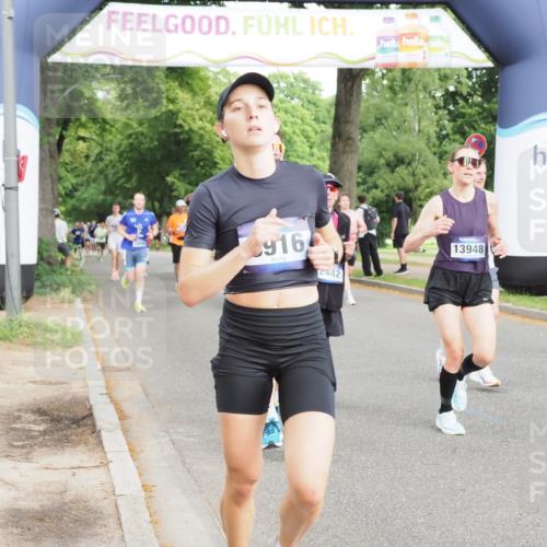 29.06.2025 - hella hamburg halbmarathon MichiJ http://msf.ph/oto/8310881 29.06.2025 10:36:01 Zwischen KM18-KM19 2442, 4377, 4601, 5915, 6081, 6134, 7067, 8234, 8916, 9213, 11679, 12534, 13007, 13672, 13948, 14814, 15894, 16149, 17979, 18790, 18836, 18856, 19181 meine-sportfotos.de