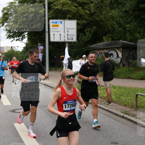 29.06.2025 - hella hamburg halbmarathon Yannick Fuchs http://msf.ph/oto/8310886 29.06.2025 10:50:34 20KM 1583, 1955, 2083, 2741, 3413, 3836, 4152, 5418, 5492, 5570, 6399, 6416, 6835, 7037, 7547, 7716, 8393, 8542, 8652, 8669, 8825, 8968, 9246, 9488, 9727, 9884, 9907, 9934, 10093, 10665, 11083, 11212, 12014, 12348, 12440, 12523, 12590, 12712, 13394, 13666, 13691, 13750, 14139, 14408, 14588, 14678, 14867, 15097, 15407, 15431, 15695, 15712, 16121, 16257, 16261, 16620, 16634, 16679, 17268, 17660, 17993, 18208, 18652, 18719, 18867, 18899, 19091 meine-sportfotos.de