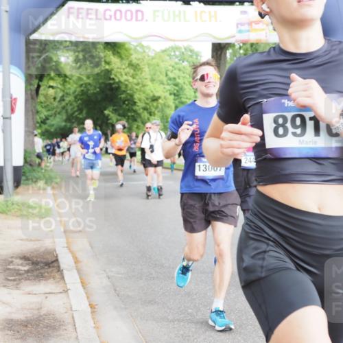 29.06.2025 - hella hamburg halbmarathon MichiJ http://msf.ph/oto/8310950 29.06.2025 10:36:01 Zwischen KM18-KM19 2442, 4377, 4601, 5915, 6081, 6134, 7067, 8234, 8916, 9213, 11679, 12534, 13007, 13672, 13948, 14814, 15894, 16149, 17979, 18790, 18836, 18856, 19181 meine-sportfotos.de