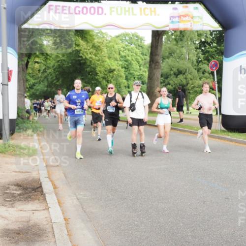29.06.2025 - hella hamburg halbmarathon MichiJ http://msf.ph/oto/8311129 29.06.2025 10:36:02 Zwischen KM18-KM19 2442, 4377, 4601, 5915, 6081, 6134, 7067, 8916, 9213, 11519, 11679, 12534, 13007, 13672, 13948, 14814, 15894, 16149, 17979, 18790, 18836, 18856, 18923, 19181 meine-sportfotos.de