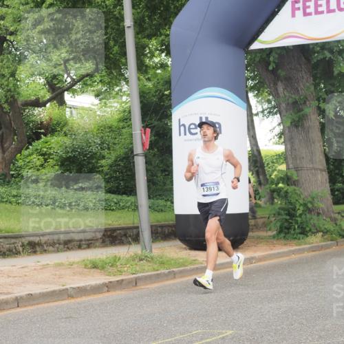 29.06.2025 - hella hamburg halbmarathon KatJ http://msf.ph/oto/8311151 29.06.2025 10:15:16 Zwischen KM18-KM19  meine-sportfotos.de