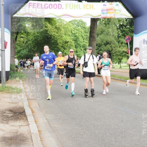 29.06.2025 - hella hamburg halbmarathon MichiJ http://msf.ph/oto/8311266 29.06.2025 10:36:03 Zwischen KM18-KM19 2442, 4377, 4601, 5915, 6081, 6134, 7067, 8916, 9213, 11519, 12534, 13007, 13672, 13948, 14814, 15894, 17979, 18790, 18836, 18923, 19181 meine-sportfotos.de