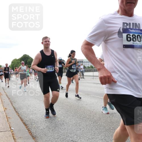 29.06.2025 - hella hamburg halbmarathon Lena Gebhardt http://msf.ph/oto/8311271 29.06.2025 10:22:00 Lombardsbrücke 2172, 4046, 6805, 1003, 1072, 1158, 1191, 1250, 1294, 1419, 1668, 1958, 1963, 2009, 2063, 2172, 2315, 2353, 2514, 2529, 2744, 3050, 3172, 3458, 3606, 3768, 3770, 3995, 4046, 4289, 4366, 4375, 4376, 4697, 4970, 5122, 5412, 5641, 5759, 5957, 6086, 6475, 6676, 6805, 6881, 6977, 7075, 7162, 7612, 7672, 8286, 8431, 8715, 8860, 8884, 8896, 8954, 8959, 9002, 9062, 9369, 9483, 9532, 10874 meine-sportfotos.de