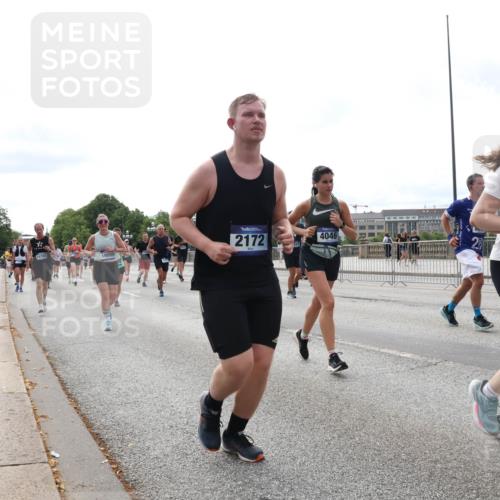 29.06.2025 - hella hamburg halbmarathon Lena Gebhardt http://msf.ph/oto/8311352 29.06.2025 10:22:00 Lombardsbrücke 19099, 2172, 4046, 781, 1003, 1072, 1158, 1191, 1250, 1294, 1419, 1668, 1958, 1963, 2009, 2063, 2172, 2315, 2353, 2514, 2529, 2744, 3050, 3172, 3458, 3606, 3768, 3770, 3995, 4046, 4289, 4366, 4375, 4376, 4697, 4970, 5122, 5412, 5641, 5759, 5957, 6086, 6475, 6676, 6805, 6881, 6977, 7075, 7162, 7612, 7672, 8286, 8431, 8715, 8860, 8884, 8896, 8954, 8959, 9002, 9062, 9369, 9483, 9532, 10874 meine-sportfotos.de