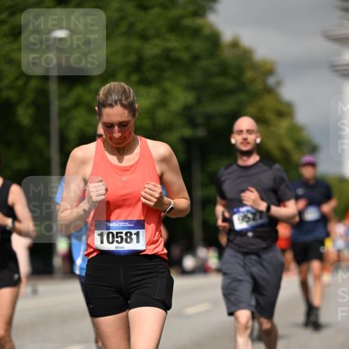 29.06.2025 - hella hamburg halbmarathon Dr. Thomas Lammeyer http://msf.ph/oto/8311379 29.06.2025 10:17:09 Kennedybrücke 1007, 1328, 1859, 2961, 3218, 3729, 4187, 4554, 4950, 5597, 5598, 6026, 7346, 7873, 8115, 8279, 8913, 9128, 9527, 10581 meine-sportfotos.de