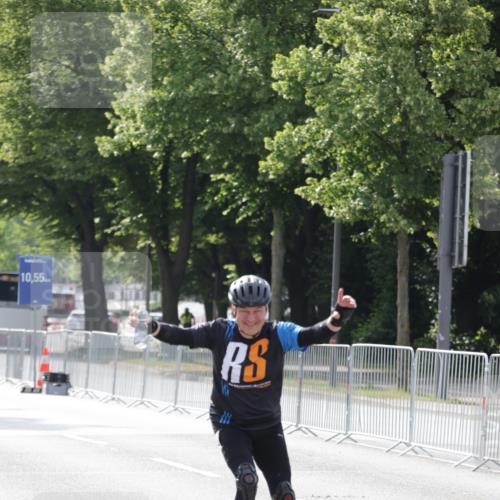 29.06.2025 - hella hamburg halbmarathon Jannik Wohlers http://msf.ph/oto/8311408 29.06.2025 08:58:55 Lombardsbrücke  meine-sportfotos.de