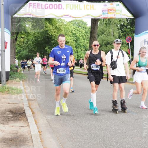 29.06.2025 - hella hamburg halbmarathon MichiJ http://msf.ph/oto/8311453 29.06.2025 10:36:04 Zwischen KM18-KM19 2442, 4377, 4601, 5915, 6081, 6836, 8916, 9213, 11519, 12534, 13007, 13672, 13948, 15894, 18836, 18923, 19181 meine-sportfotos.de