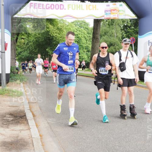 29.06.2025 - hella hamburg halbmarathon MichiJ http://msf.ph/oto/8311508 29.06.2025 10:36:04 Zwischen KM18-KM19 2442, 4377, 4601, 5915, 6081, 6836, 8916, 9213, 11519, 12534, 13007, 13672, 13948, 15894, 18836, 18923, 19181 meine-sportfotos.de