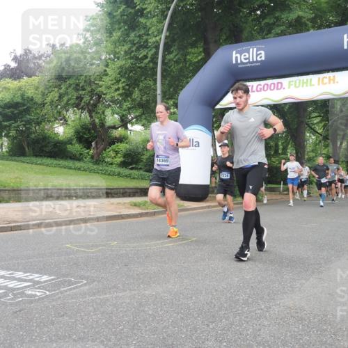 29.06.2025 - hella hamburg halbmarathon KatJ http://msf.ph/oto/8311519 29.06.2025 10:44:45 Zwischen KM18-KM19 2236, 2711, 7082, 7833 meine-sportfotos.de