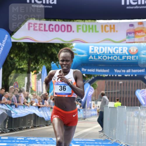29.06.2025 - hella hamburg halbmarathon Strokosch-Dieckow http://msf.ph/oto/8311560 29.06.2025 10:11:55 Ziel 36 meine-sportfotos.de