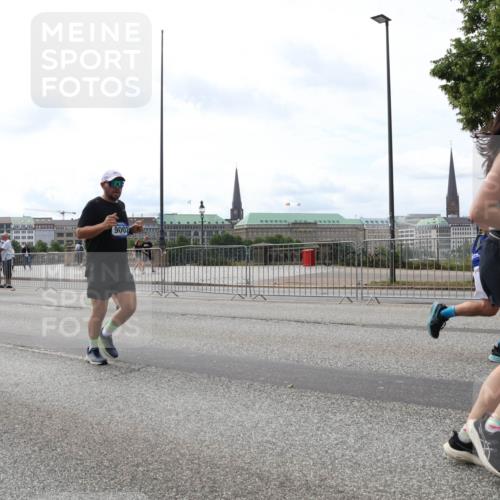 29.06.2025 - hella hamburg halbmarathon Lena Gebhardt http://msf.ph/oto/8311569 29.06.2025 10:22:01 Lombardsbrücke 9002, 1003, 1072, 1158, 1191, 1250, 1294, 1419, 1668, 1958, 1963, 2009, 2063, 2172, 2315, 2353, 2514, 2529, 2744, 3050, 3172, 3458, 3606, 3768, 3995, 4046, 4289, 4366, 4375, 4376, 4970, 5122, 5641, 5759, 5957, 6086, 6307, 6475, 6676, 6805, 6881, 6977, 7075, 7162, 7612, 7672, 8286, 8431, 8715, 8860, 8884, 8896, 8954, 8959, 9002, 9062, 9369, 9483, 10874 meine-sportfotos.de