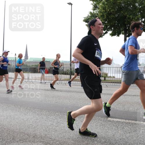 29.06.2025 - hella hamburg halbmarathon Lena Gebhardt http://msf.ph/oto/8311615 29.06.2025 10:37:18 Lombardsbrücke 14202, 12103, 16787, 1022, 1118, 1253, 1276, 1337, 1339, 1488, 1490, 1597, 1819, 1952, 1954, 2016, 2031, 2072, 2104, 2272, 2480, 2486, 2552, 2640, 3127, 3165, 3633, 3714, 3873, 3895, 4097, 4347, 4733, 5146, 5171, 5186, 5224, 5538, 5560, 5640, 5786, 5790, 5940, 6172, 6359, 6584, 6804, 6821, 6955, 7085, 7124, 7202, 7235, 7544, 7707, 7773, 7777, 7823, 8007, 8257, 8258, 8315, 8758, 8811, 8843, 8936, 8937, 9054, 9055, 9524, 12123 meine-sportfotos.de