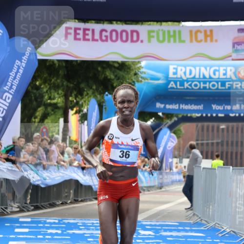 29.06.2025 - hella hamburg halbmarathon Strokosch-Dieckow http://msf.ph/oto/8311686 29.06.2025 10:11:55 Ziel 36 meine-sportfotos.de
