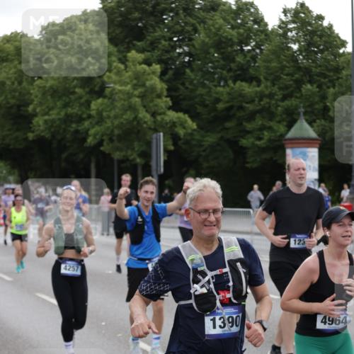 29.06.2025 - hella hamburg halbmarathon Jannik Wohlers http://msf.ph/oto/8311698 29.06.2025 10:38:31 Lombardsbrücke 1232, 1390, 1451, 2524, 2534, 2693, 3307, 3745, 3927, 4257, 4320, 4410, 4964, 6062, 6112, 7263, 8367, 8583, 8747, 8783, 9455, 9708, 9974, 9977, 10072, 10554, 10604, 11059, 12028, 12072, 12722, 13060, 13922, 14557, 14558, 14856, 15755, 16181, 16335, 16346, 16388, 18050, 18504 meine-sportfotos.de