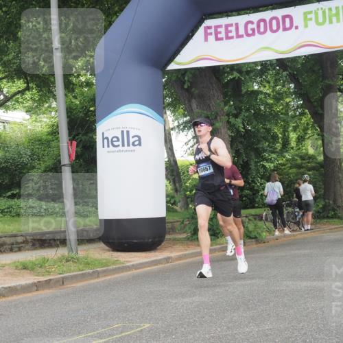 29.06.2025 - hella hamburg halbmarathon KatJ http://msf.ph/oto/8311704 29.06.2025 10:15:23 Zwischen KM18-KM19  meine-sportfotos.de