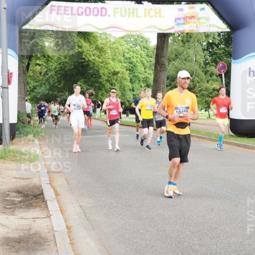 29.06.2025 - hella hamburg halbmarathon MichiJ http://msf.ph/oto/8311736 29.06.2025 10:36:06 Zwischen KM18-KM19 2442, 4377, 6081, 6836, 7367, 8216, 8916, 9213, 10480, 11519, 12534, 13007, 13450, 13948, 15894, 18836, 18923, 19181 meine-sportfotos.de