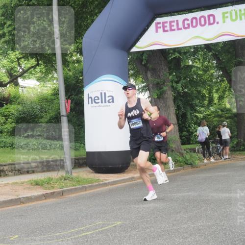29.06.2025 - hella hamburg halbmarathon KatJ http://msf.ph/oto/8311771 29.06.2025 10:15:23 Zwischen KM18-KM19  meine-sportfotos.de