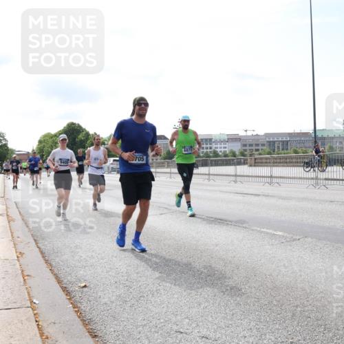 29.06.2025 - hella hamburg halbmarathon Lena Gebhardt http://msf.ph/oto/8311787 29.06.2025 10:12:20 Lombardsbrücke 9405, 705, 6871, 1062, 1610, 1785, 1790, 1850, 2661, 2963, 2964, 3182, 3248, 3262, 3746, 4453, 4499, 4554, 5166, 5176, 5597, 5598, 6822, 6871, 6966, 7014, 7474, 8971, 9191, 9253, 9254, 9405, 9705, 10042, 10409, 10581, 10685, 11509, 11525, 11537, 11581, 11917, 13171, 13542, 13816, 13958, 14060, 14196, 14313, 14540, 14863, 14868, 15137, 15369, 16379, 16473, 16976, 18261, 18395, 18429, 18493, 18655 meine-sportfotos.de