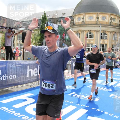 29.06.2025 - hella hamburg halbmarathon Michael Strokosch http://msf.ph/oto/8311821 29.06.2025 10:58:41 Ziel 1319, 2619, 2978, 3251, 4467, 6592, 6595, 7082, 7659, 8322, 9316, 12712, 12809, 12862, 12879, 13694, 15197, 16189, 18501, 18556, 18587 meine-sportfotos.de