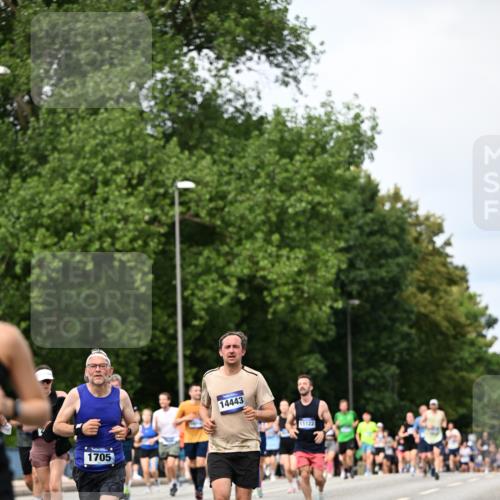 29.06.2025 - hella hamburg halbmarathon Dr. Thomas Lammeyer http://msf.ph/oto/8311823 29.06.2025 10:38:30 Kennedybrücke 1025, 1705, 1764, 1787, 2276, 2376, 2464, 2496, 2510, 2511, 2933, 3145, 3829, 4445, 4479, 4540, 4942, 5096, 5569, 5609, 5691, 6034, 6105, 6109, 6574, 6718, 6727, 6843, 7324, 7329, 7644, 8202, 8282, 8589, 9094, 9448, 9514, 10007, 10071, 10564, 10674, 11122, 11245, 11338, 11432 meine-sportfotos.de
