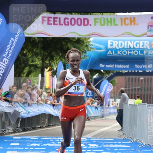 29.06.2025 - hella hamburg halbmarathon Strokosch-Dieckow http://msf.ph/oto/8311852 29.06.2025 10:11:55 Ziel 36 meine-sportfotos.de