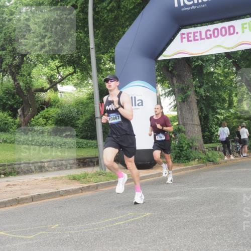 29.06.2025 - hella hamburg halbmarathon KatJ http://msf.ph/oto/8311876 29.06.2025 10:15:23 Zwischen KM18-KM19  meine-sportfotos.de