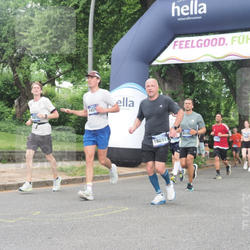 29.06.2025 - hella hamburg halbmarathon KatJ http://msf.ph/oto/8311934 29.06.2025 10:44:48 Zwischen KM18-KM19 1611, 2236, 6595, 7082 meine-sportfotos.de