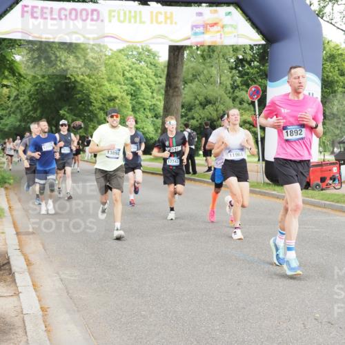29.06.2025 - hella hamburg halbmarathon MichiJ http://msf.ph/oto/8311937 29.06.2025 10:36:12 Zwischen KM18-KM19 1892, 2340, 6836, 7367, 8216, 10480, 11961, 12149, 12747, 13450, 13570, 13894, 15857, 17743, 18206 meine-sportfotos.de