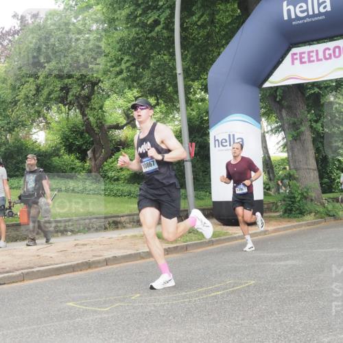 29.06.2025 - hella hamburg halbmarathon KatJ http://msf.ph/oto/8311945 29.06.2025 10:15:24 Zwischen KM18-KM19  meine-sportfotos.de