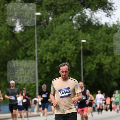 29.06.2025 - hella hamburg halbmarathon Dr. Thomas Lammeyer http://msf.ph/oto/8311976 29.06.2025 10:38:33 Kennedybrücke 1025, 1705, 1787, 2276, 2376, 2464, 2496, 2510, 2511, 3145, 3829, 4479, 4540, 4942, 5609, 5691, 6034, 6105, 6109, 6574, 6718, 6727, 6843, 7324, 7329, 7644, 8021, 8202, 8282, 8589, 9094, 9379, 9448, 9514, 10007, 10564, 10674, 11122, 11245, 11338, 11432 meine-sportfotos.de