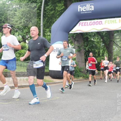 29.06.2025 - hella hamburg halbmarathon KatJ http://msf.ph/oto/8311999 29.06.2025 10:44:49 Zwischen KM18-KM19 1611, 2236, 2840, 6595, 7082 meine-sportfotos.de