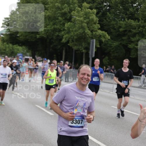 29.06.2025 - hella hamburg halbmarathon Jannik Wohlers http://msf.ph/oto/8312022 29.06.2025 10:38:33 Lombardsbrücke 1232, 1390, 1451, 2524, 2534, 3307, 3745, 3927, 4257, 4320, 4410, 4964, 6062, 6112, 6611, 7263, 8367, 8783, 9455, 9708, 9974, 9977, 10072, 10554, 10604, 10696, 11059, 12028, 12072, 12410, 12722, 13060, 13922, 14557, 14558, 14856, 16181, 16335, 16346, 16388, 16841, 16883, 18050, 18504 meine-sportfotos.de