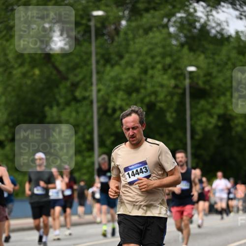 29.06.2025 - hella hamburg halbmarathon Dr. Thomas Lammeyer http://msf.ph/oto/8312026 29.06.2025 10:38:33 Kennedybrücke 1025, 1705, 1787, 2276, 2376, 2464, 2496, 2510, 2511, 3145, 3829, 4479, 4540, 4942, 5609, 5691, 6034, 6105, 6109, 6574, 6718, 6727, 6843, 7324, 7329, 7644, 8021, 8202, 8282, 8589, 9094, 9379, 9448, 9514, 10007, 10564, 10674, 11122, 11245, 11338, 11432 meine-sportfotos.de
