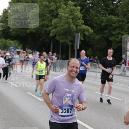29.06.2025 - hella hamburg halbmarathon Jannik Wohlers http://msf.ph/oto/8312050 29.06.2025 10:38:33 Lombardsbrücke 1232, 1390, 1451, 2524, 2534, 3307, 3745, 3927, 4257, 4320, 4410, 4964, 6062, 6112, 6611, 7263, 8367, 8783, 9455, 9708, 9974, 9977, 10072, 10554, 10604, 10696, 11059, 12028, 12072, 12410, 12722, 13060, 13922, 14557, 14558, 14856, 16181, 16335, 16346, 16388, 16841, 16883, 18050, 18504 meine-sportfotos.de