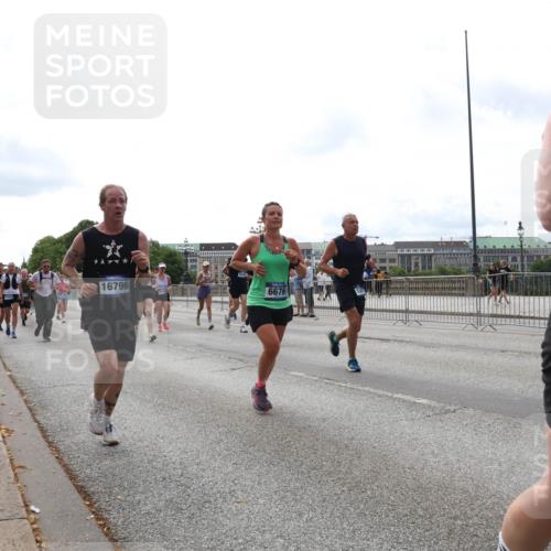29.06.2025 - hella hamburg halbmarathon Lena Gebhardt http://msf.ph/oto/8312077 29.06.2025 10:22:03 Lombardsbrücke 1294, 16796, 6676, 1909, 1003, 1158, 1191, 1250, 1294, 1419, 1668, 1958, 1963, 2009, 2022, 2063, 2172, 2315, 2353, 2514, 2529, 2744, 3050, 3108, 3172, 3458, 3606, 3768, 3995, 4046, 4113, 4114, 4289, 4366, 4375, 4376, 4829, 4970, 5122, 5641, 5759, 5957, 6086, 6307, 6475, 6676, 6805, 6881, 6977, 7075, 7162, 7612, 7672, 8431, 8715, 8860, 8884, 8896, 8954, 8959, 9002, 9062, 9369 meine-sportfotos.de