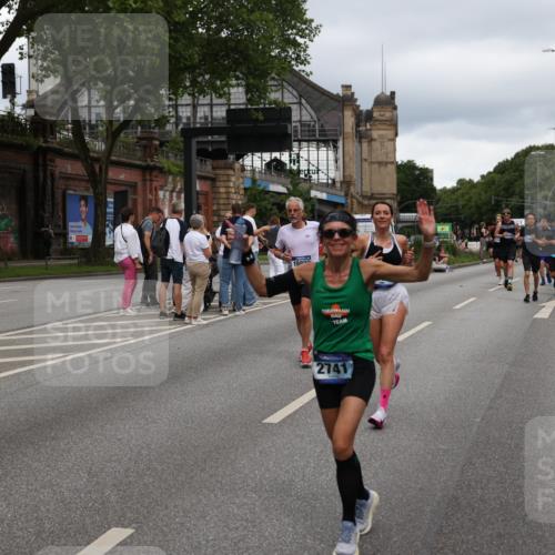 29.06.2025 - hella hamburg halbmarathon Yannick Fuchs http://msf.ph/oto/8312090 29.06.2025 10:50:37 20KM 1583, 1955, 2083, 2741, 3413, 3836, 4152, 4940, 5418, 5492, 5570, 6399, 6416, 6835, 7037, 7547, 7716, 8393, 8542, 8652, 8669, 8825, 9488, 9727, 9820, 9884, 9907, 9934, 10093, 10212, 10665, 11083, 11212, 12014, 12348, 12440, 12523, 12590, 12712, 13394, 13666, 13691, 13750, 14139, 14408, 14588, 14678, 14867, 15097, 15407, 15431, 15695, 15712, 16113, 16121, 16257, 16261, 16634, 16679, 17268, 17660, 17993, 18208, 18652, 18719, 18867, 18899, 19091 meine-sportfotos.de