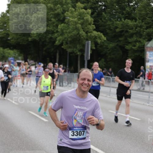 29.06.2025 - hella hamburg halbmarathon Jannik Wohlers http://msf.ph/oto/8312094 29.06.2025 10:38:33 Lombardsbrücke 1232, 1390, 1451, 2524, 2534, 3307, 3745, 3927, 4257, 4320, 4410, 4964, 6062, 6112, 6611, 7263, 8367, 8783, 9455, 9708, 9974, 9977, 10072, 10554, 10604, 10696, 11059, 12028, 12072, 12410, 12722, 13060, 13922, 14557, 14558, 14856, 16181, 16335, 16346, 16388, 16841, 16883, 18050, 18504 meine-sportfotos.de