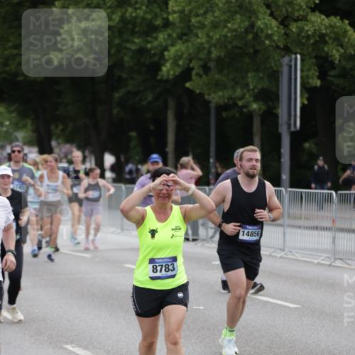 29.06.2025 - hella hamburg halbmarathon Jannik Wohlers http://msf.ph/oto/8312125 29.06.2025 10:38:34 Lombardsbrücke 1232, 1390, 1451, 2524, 2534, 3307, 3745, 3927, 4257, 4320, 4410, 4964, 6062, 6112, 6611, 7263, 7589, 8367, 8457, 8783, 9455, 9708, 9974, 9977, 10072, 10554, 10604, 10696, 11059, 12028, 12092, 12410, 12722, 13060, 13922, 14557, 14558, 14856, 16335, 16388, 16841, 16883, 17313, 18050, 18504 meine-sportfotos.de