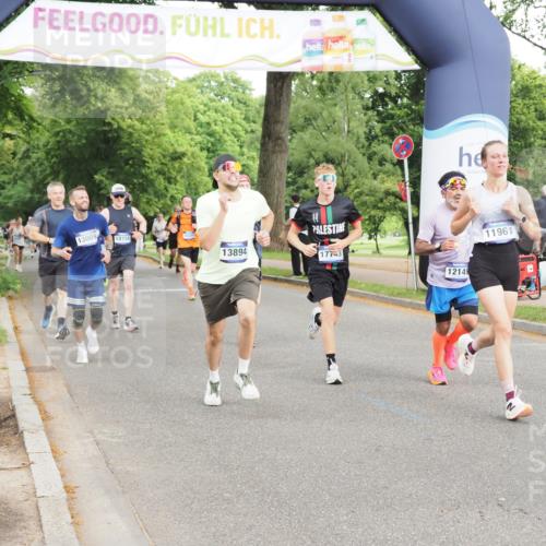 29.06.2025 - hella hamburg halbmarathon MichiJ http://msf.ph/oto/8312148 29.06.2025 10:36:12 Zwischen KM18-KM19 1892, 2340, 6836, 7367, 8216, 10480, 11961, 12149, 12747, 13450, 13570, 13894, 15857, 17743, 18206 meine-sportfotos.de