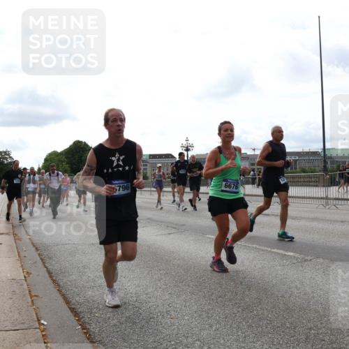 29.06.2025 - hella hamburg halbmarathon Lena Gebhardt http://msf.ph/oto/8312153 29.06.2025 10:22:03 Lombardsbrücke 796, 16762, 6676, 1003, 1158, 1191, 1250, 1294, 1419, 1668, 1958, 1963, 2009, 2022, 2063, 2172, 2315, 2353, 2514, 2529, 2744, 3050, 3108, 3172, 3458, 3606, 3768, 3995, 4046, 4113, 4114, 4289, 4366, 4375, 4376, 4829, 4970, 5122, 5641, 5759, 5957, 6086, 6307, 6475, 6676, 6805, 6881, 6977, 7075, 7162, 7612, 7672, 8431, 8715, 8860, 8884, 8896, 8954, 8959, 9002, 9062, 9369 meine-sportfotos.de