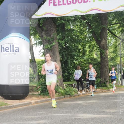 29.06.2025 - hella hamburg halbmarathon KatJ http://msf.ph/oto/8312190 29.06.2025 10:15:27 Zwischen KM18-KM19  meine-sportfotos.de